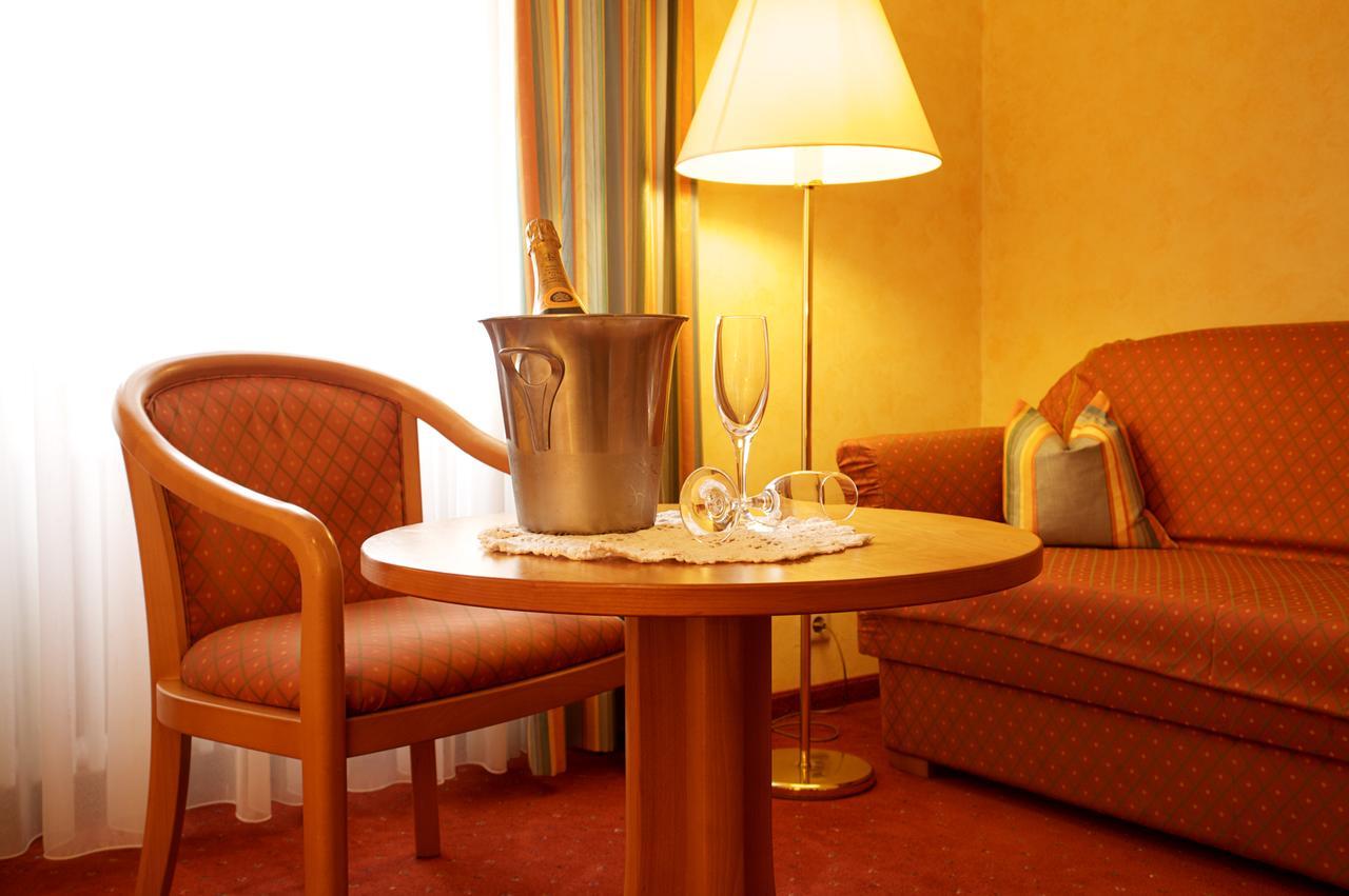 Gasthaus Hotel Kranz ラウフェンブルク エクステリア 写真